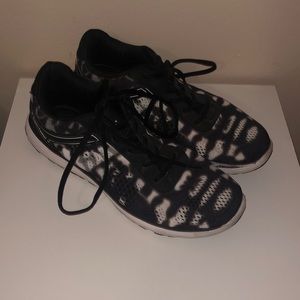 Nursing shoes